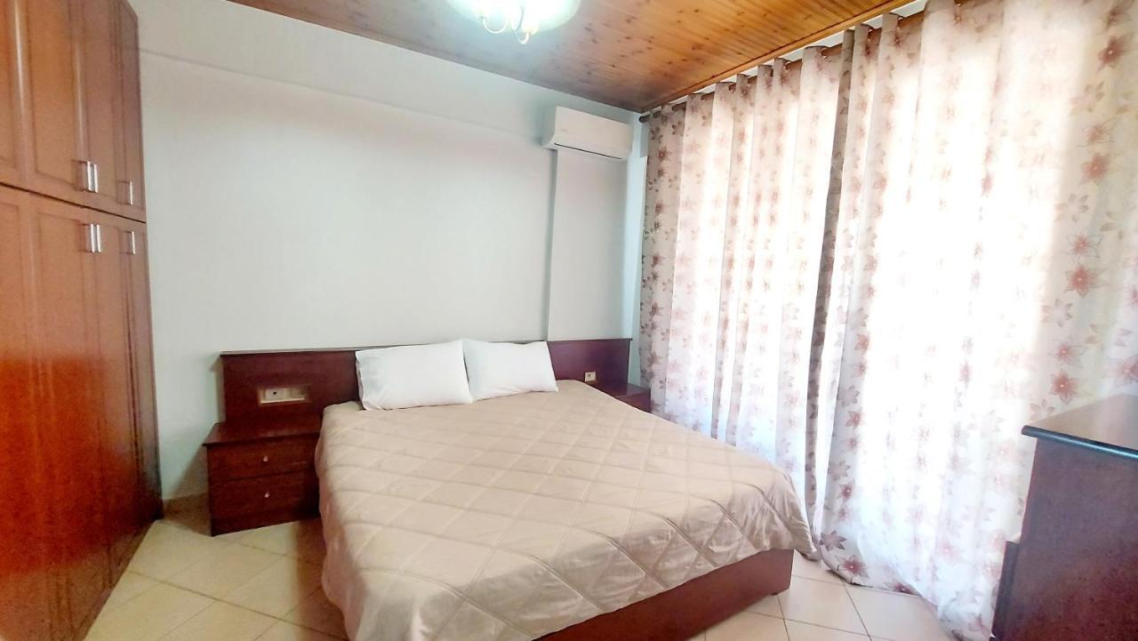 Sea View Apartment Saranda Luaran gambar