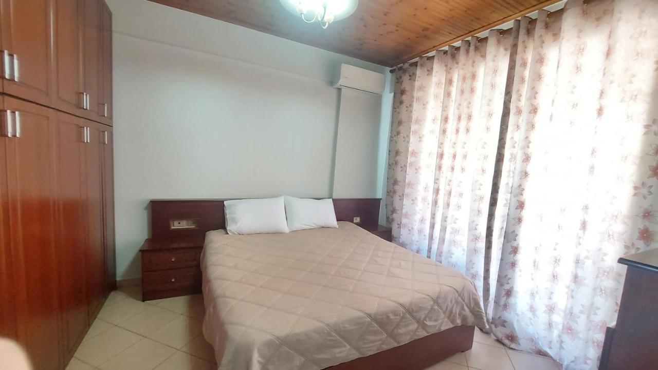 Sea View Apartment Saranda Luaran gambar